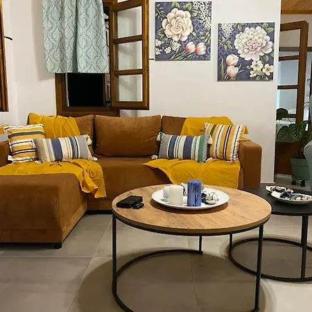 Winter Summer House בית נופש *